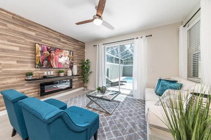 Chic Spacious with Private Pool Ideal Location