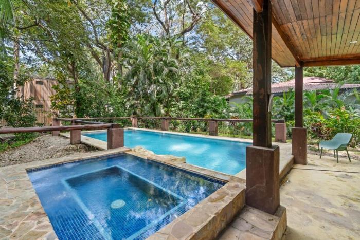 Stylish 3-Bedroom Tropical Escape with Pool & Outdoor Living, 1 Block from Playa Potrero