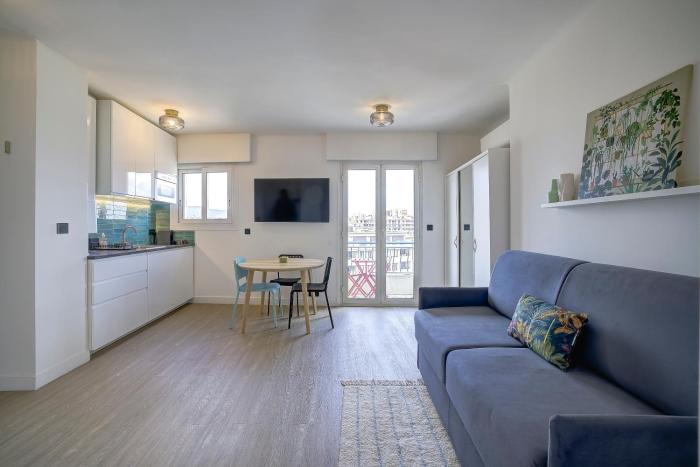 Magnifique studio Le Dauphin 50m des plages