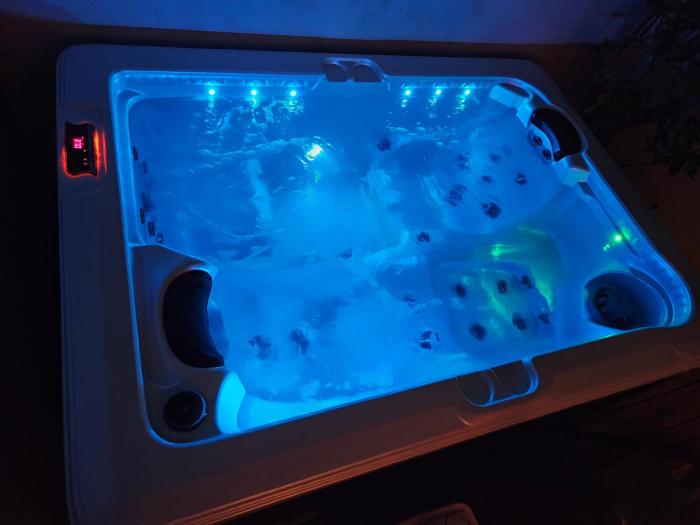 Maison 3 étoiles à 50m mer plages îles nature piscine chauffée jacuzzi privé WIFI