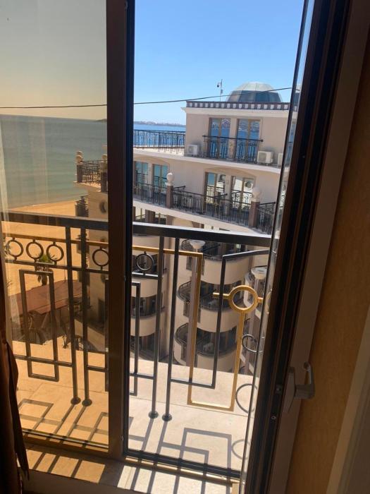 Penthouse Happy Moments 4