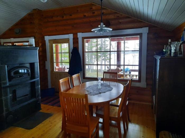 Lomamökki Haapajärven rannalla