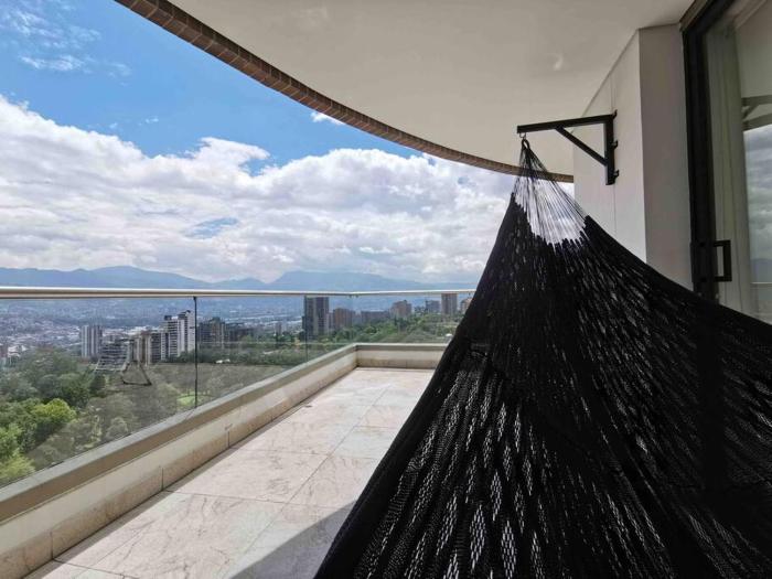 1103 The Overlook of Medellin in El Poblado