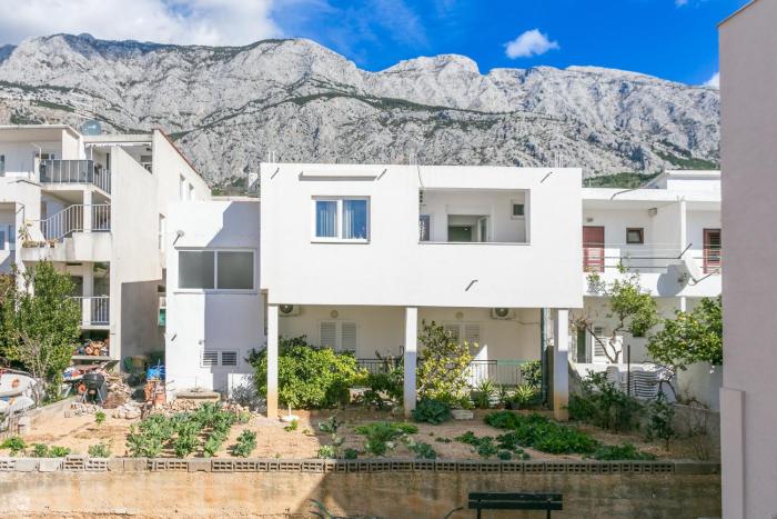Apartments with parking space Tucepi, Makarska - 22936