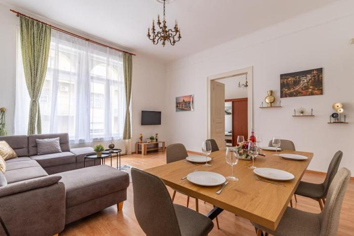 Maximilian Home Budapest