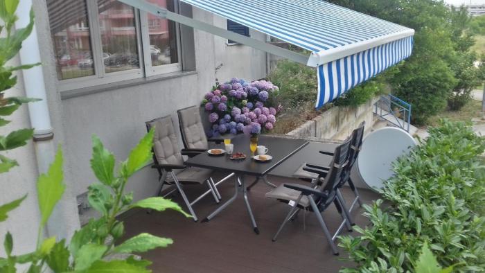 Moderne Ferienwohnung in Stoja mit Privater Terrasse