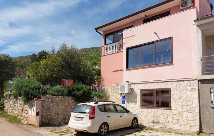 Nice Apartment In Labin With Kitchen