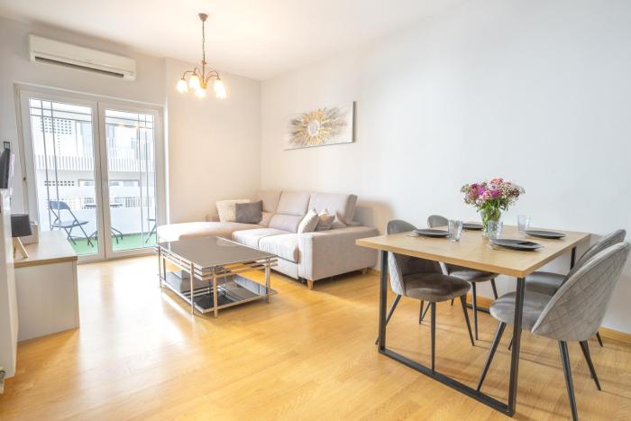 Cozy Apartment 50m to beach, 5min walk to Old Town