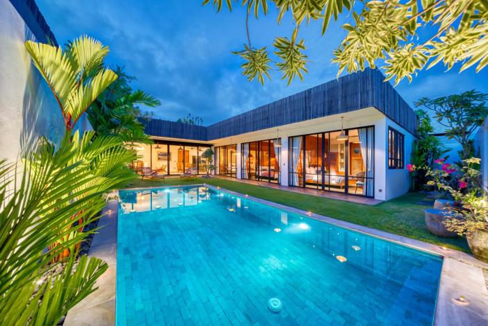 Chic Tranquility Modern yet Timeless 3BD Villa
