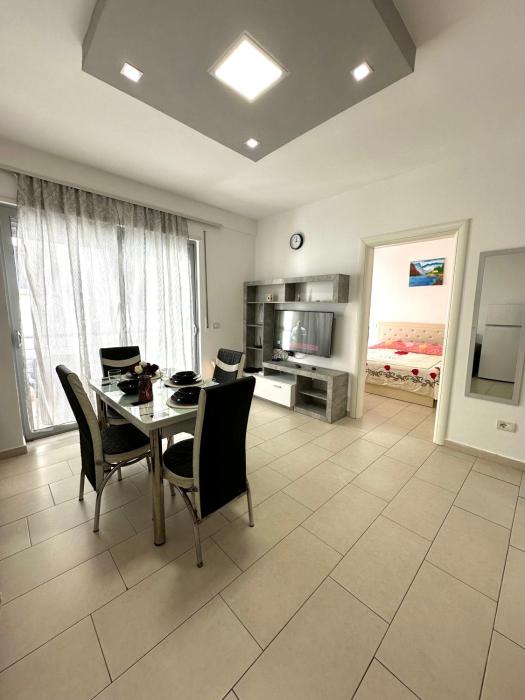 Saras Apartment Seaside,Durres