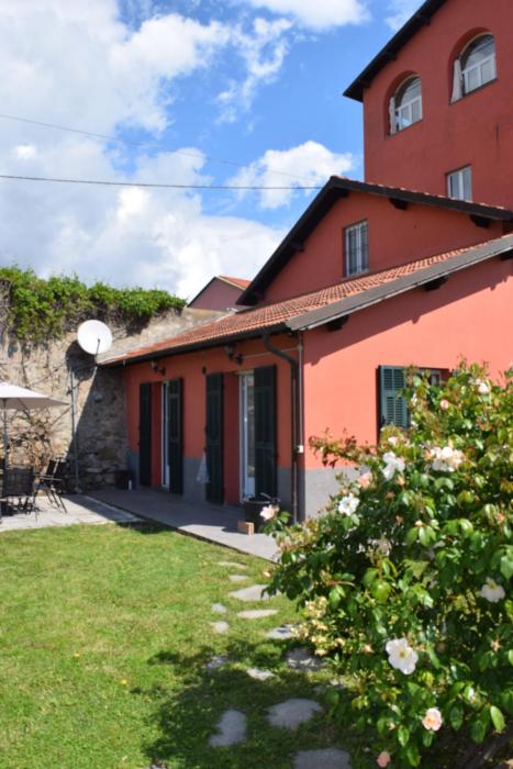 Casa a Diano con giardino