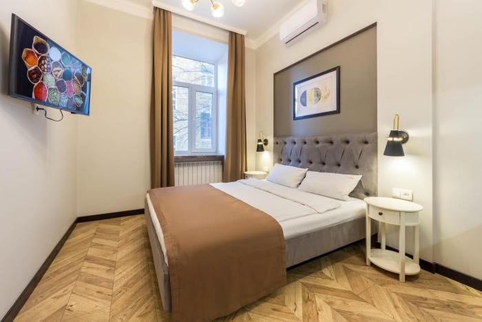 Apartments on Antonovycha