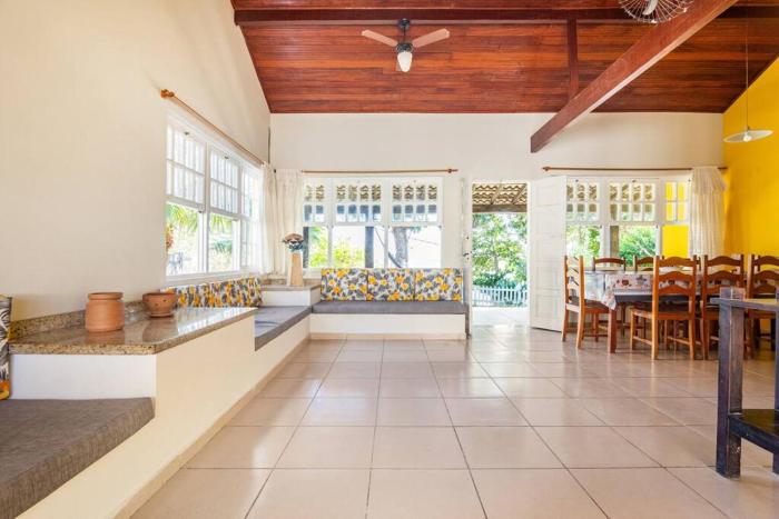 Casa 4 quartos, 2 suítes, piscina e acessibilidade - Frente para a lagoa