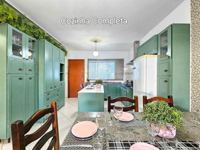 Casa prox Centro e Cataratas com 3 Quartos 2wc