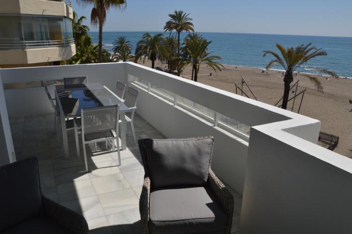 3 Bedroom frontline beach, centre Marbella