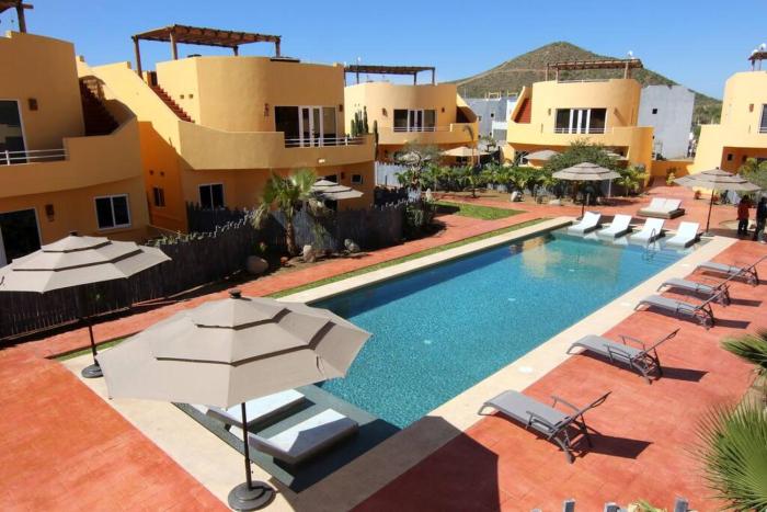 1B Unique 2 Bedroom Cerritos Beach Condo