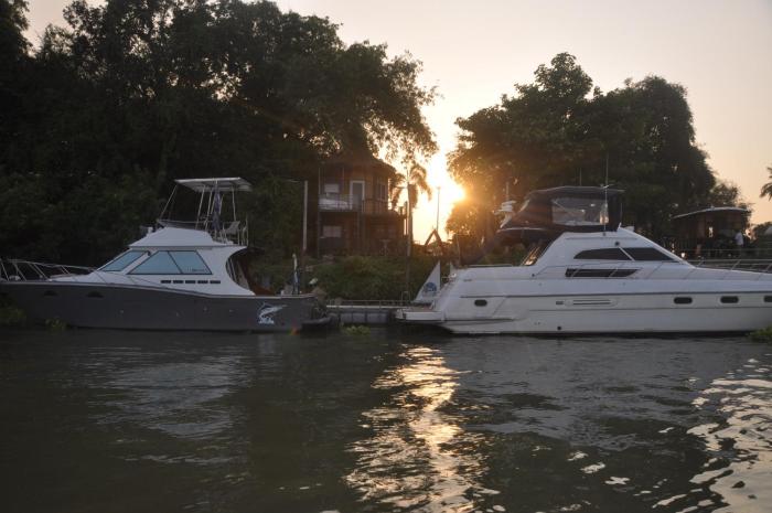 ayutthaya river camp and yacht charter