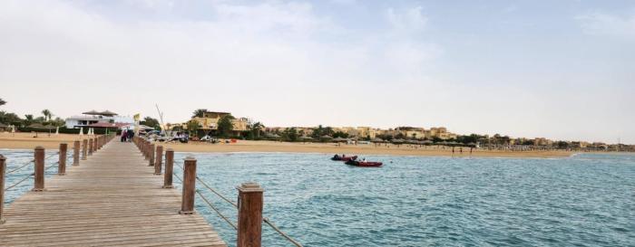 Luxury villa In Jaz Little Venice Elsokhna Golf Resort With Private Garden & Pool View - Families Only