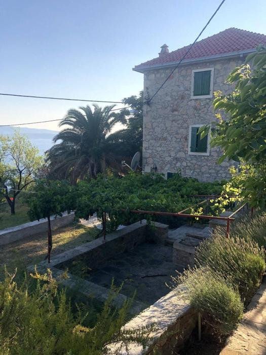 Apartments with a parking space Murvica, Brac - 22780