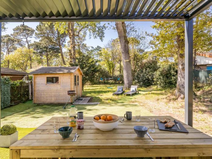 Maison rénovée 2023 à 300m de la mer avec terrasse, jardin clos, clim et wifi - FR-1-306-1270