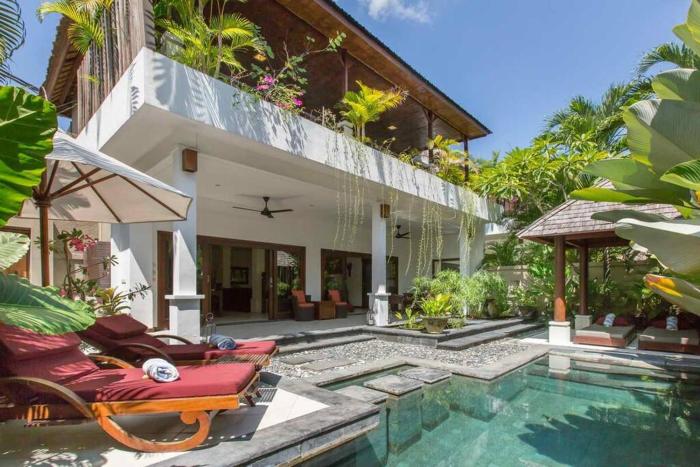 2 Bedroom Private Pool walking distance to the Seminyak beach
