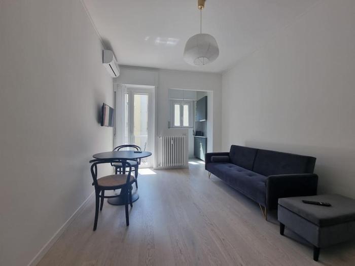 Milan new apartment in lively central area