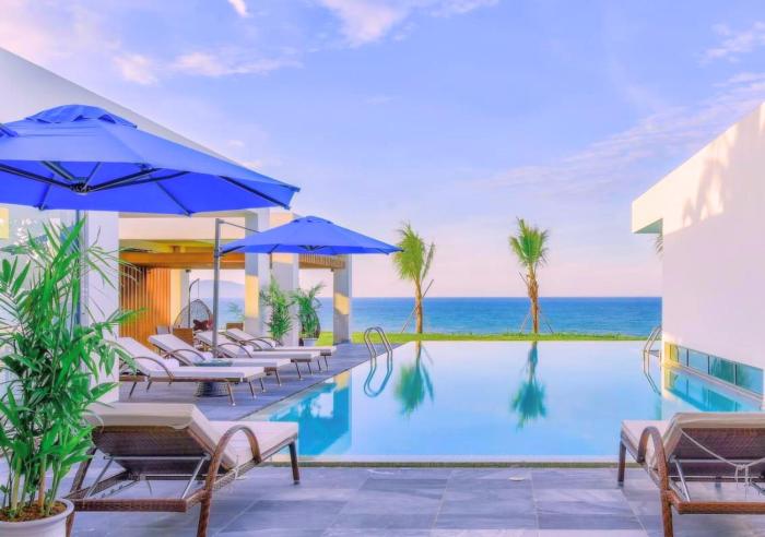 Deluxe Beachside Resort Danang