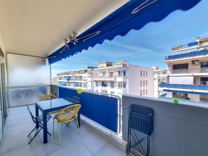 Juan-Les-Pins 150m des plages 6 couchages Parking