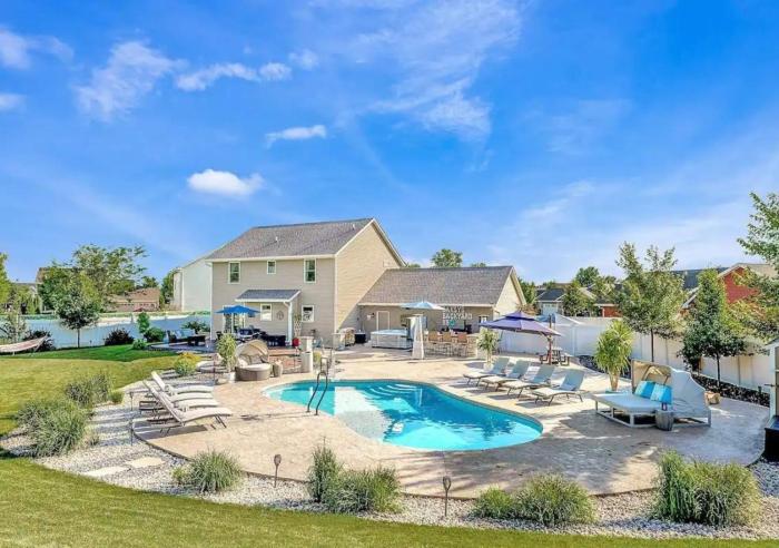 Your Resort On Gala Family Fun with Spa and Pool