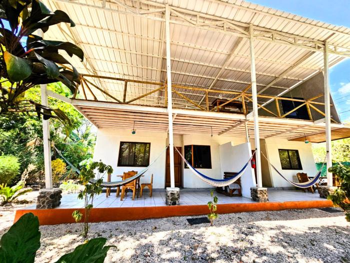 Don Jons Surf and Yoga Lodge
