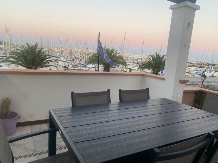 Apart Vistas marina Puerto Sherry