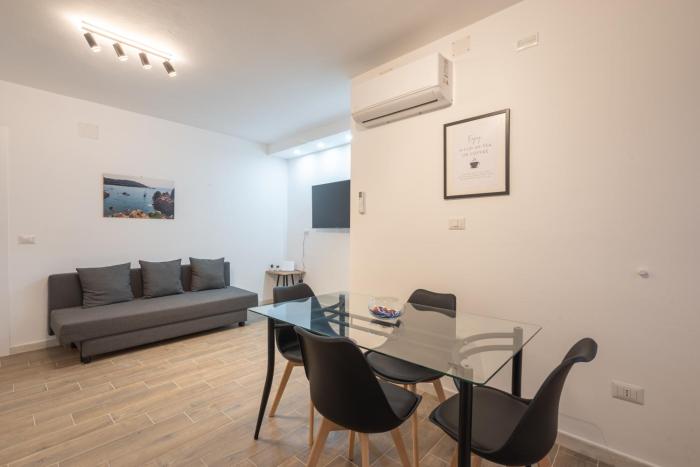 Cavour Home