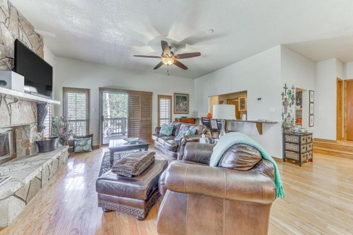 Nature-Filled Ruidoso Condo 3 Mi to Alto Lake