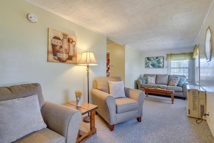 Lakefront Oakland Vacation Rental with Dock and Views!