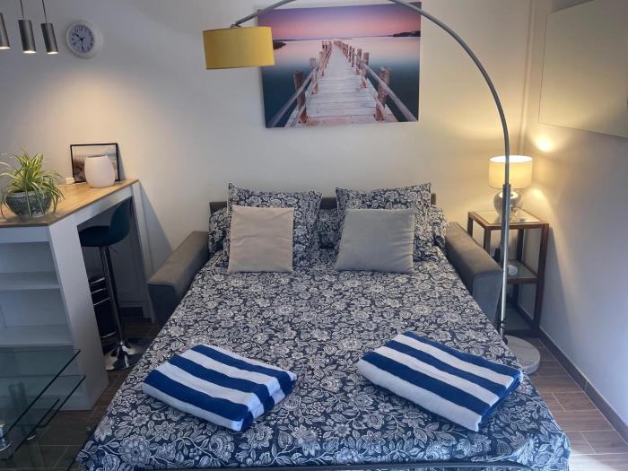 Joli studio vue mer, piscine, Tennis, Parking