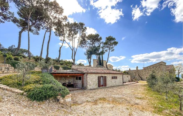 Nice Home In Petroro With Wifi