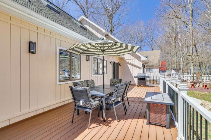 Spacious Retreat 7 Mi to Tobyhanna State Park!