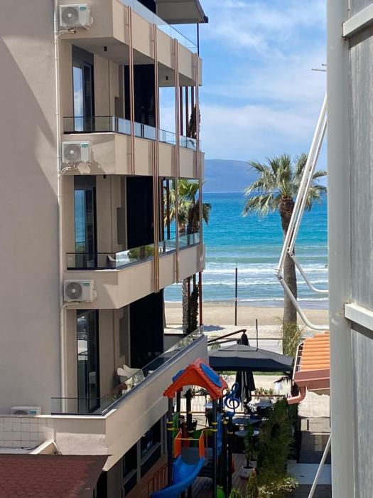 Apartment me qera Lungomare Vlore Medem1