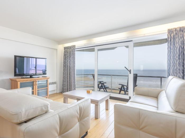 Apartment with 2 bedrooms and sea view