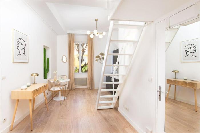 The Calypso - Quiet - New - Central