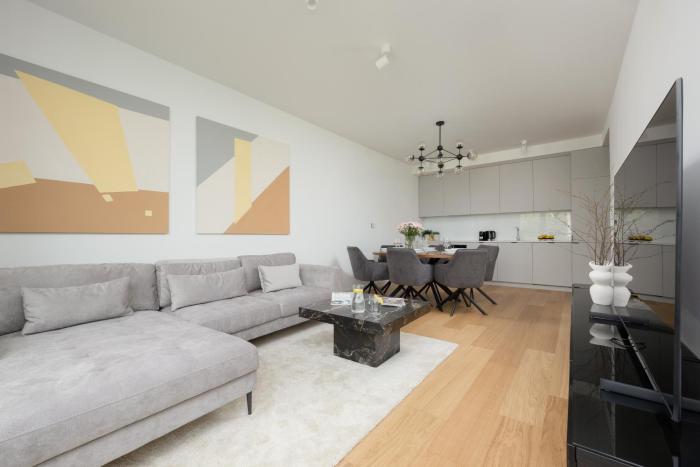 Luxurious and Modern Apartments in Warsaw City Center with Parking by Renters Prestige