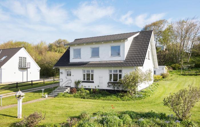 Cozy Home In Brovst With House Sea View