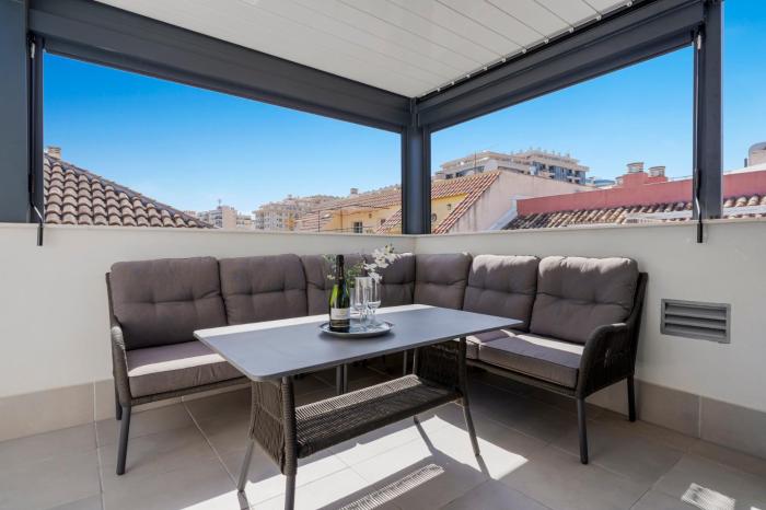 Penthouse in Fuengirola by Costarentals - Ref 215