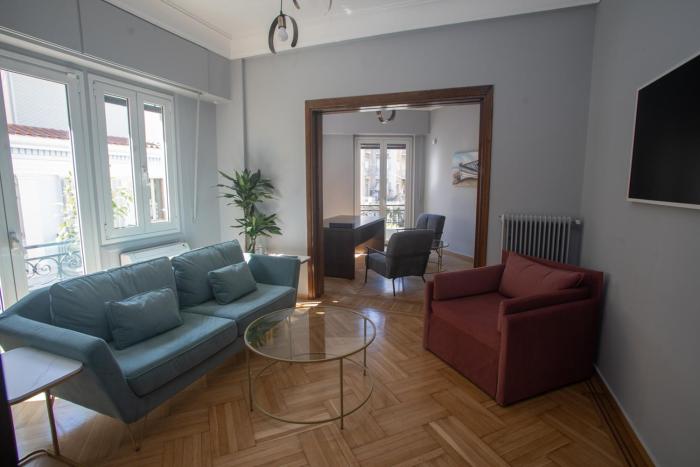 Elegant Apartment Downtown Athens II