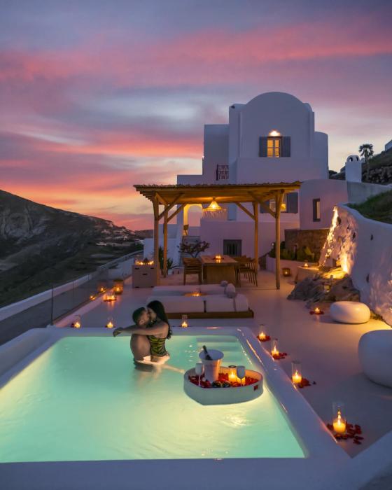 Bluewhite Suites & Villa Santorini