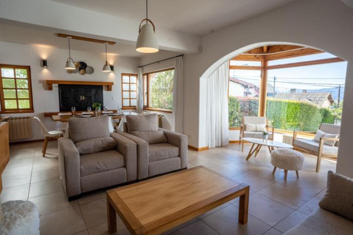 Cozy House Lake and Mountain View