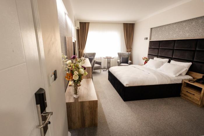 COMFORT HOUSE HOTEL