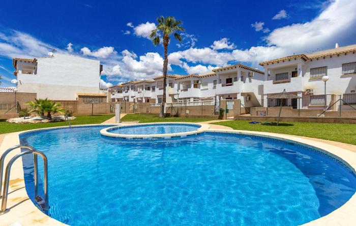 Cozy Apartment In Orihuela With Wifi