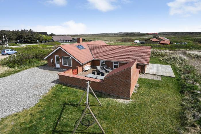 Holiday Home With Spa And Pool By The Sea - Sj670