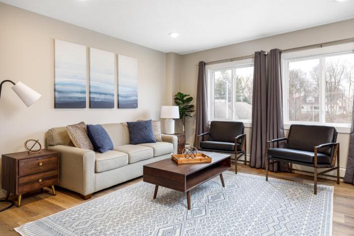 Large Apt Downtown AC Beach Shops Walk